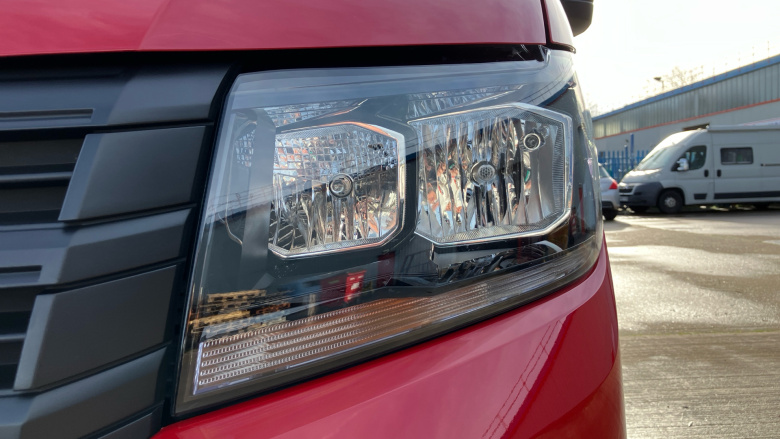 Volkswagen Crafter Cr35 Mwb Diesel 2.0 TDI 177PS Commerce Plus High Roof Van